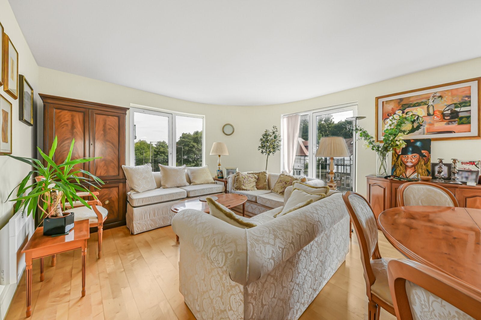 Flat Llanvanor Road in Greater London