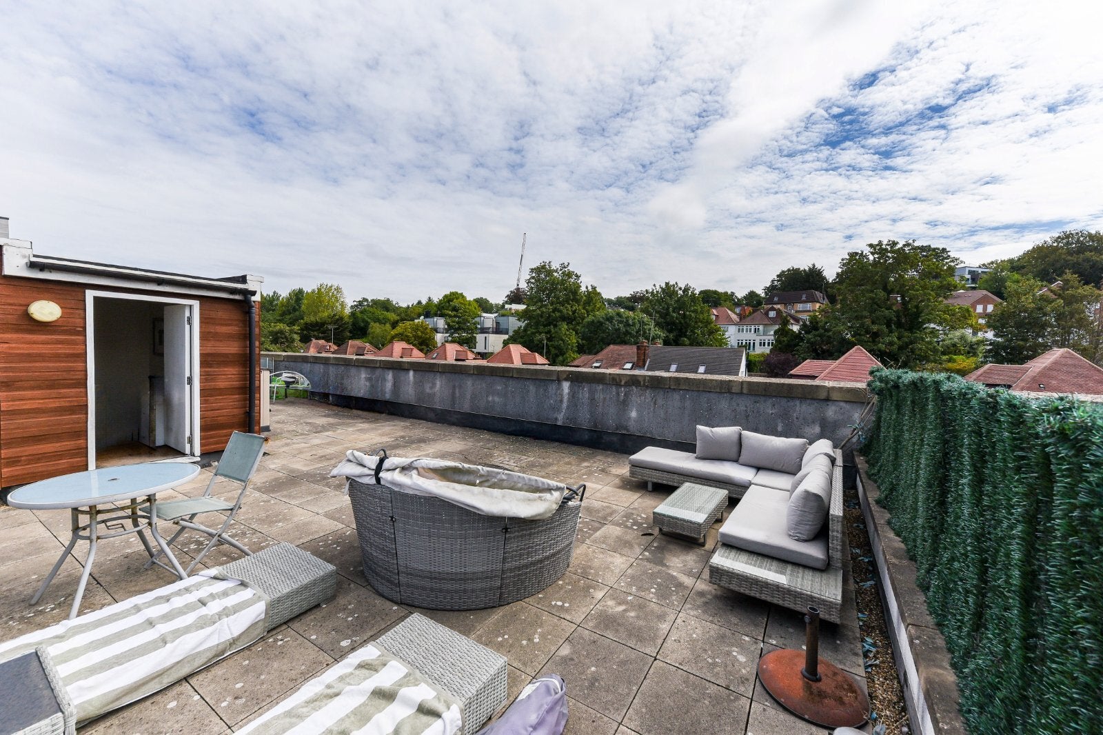 Flat Llanvanor Road in Greater London