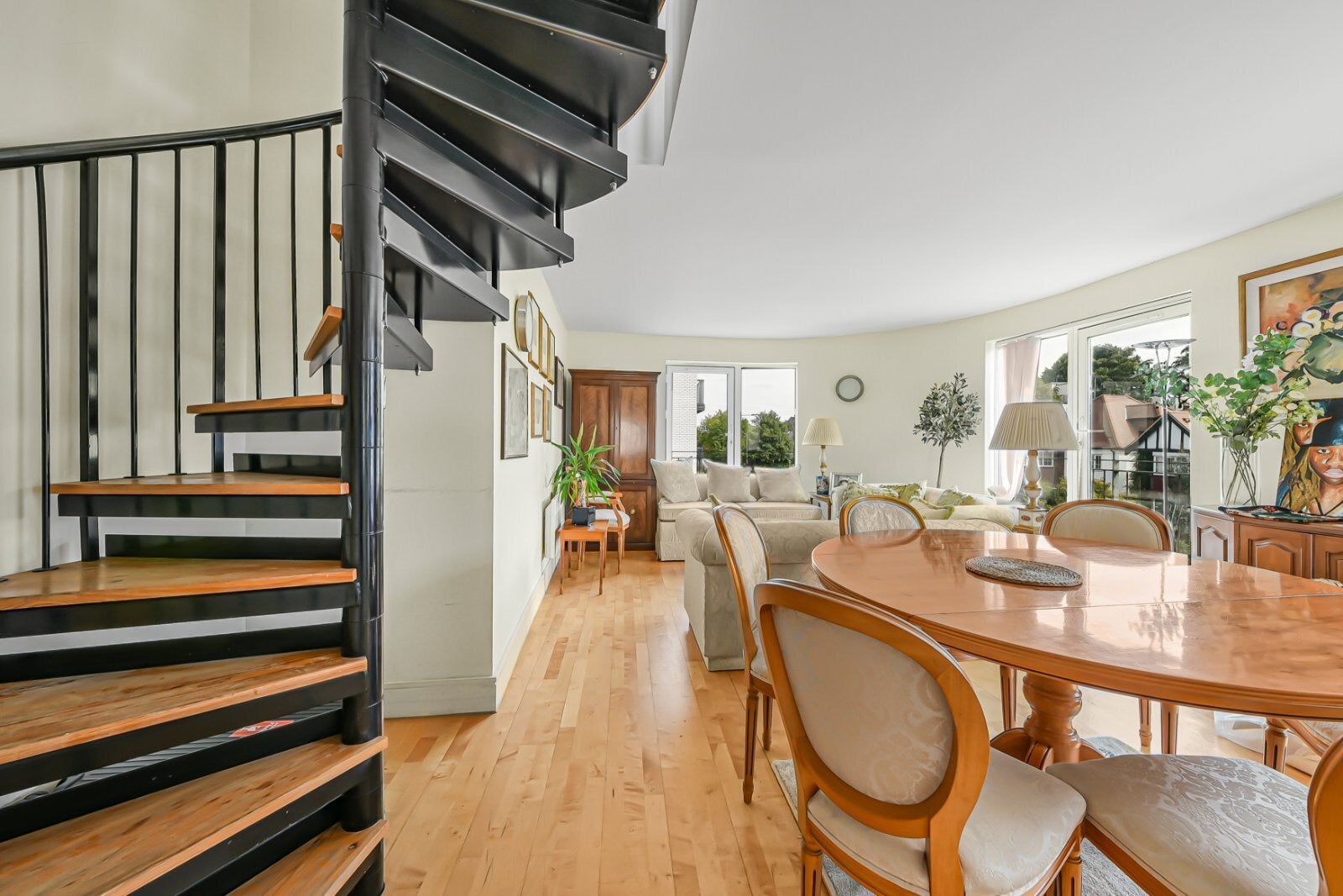 Flat Llanvanor Road in Greater London