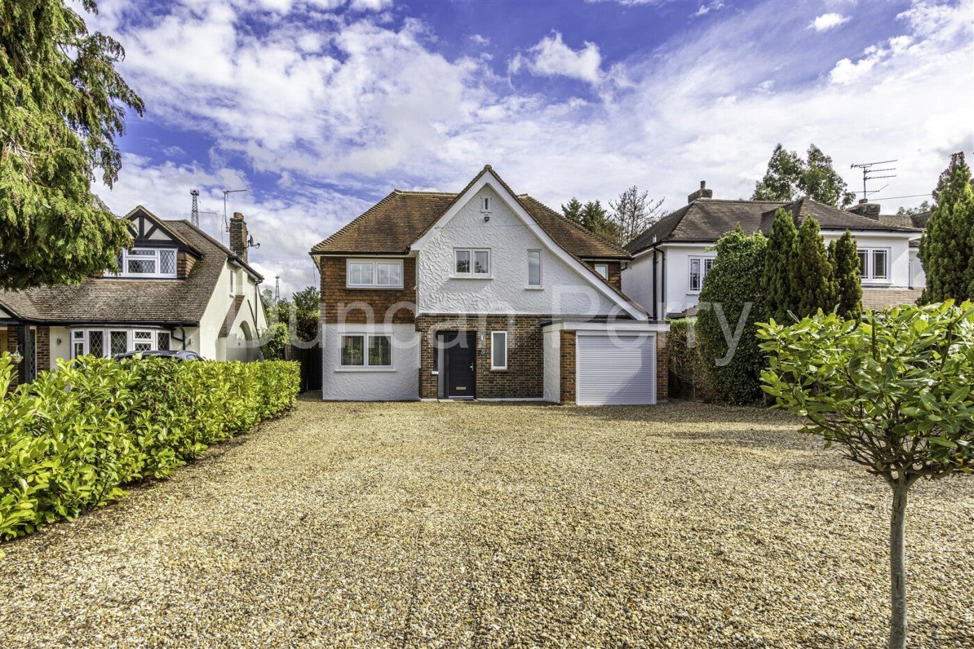 House Pine Grove in Welwyn Hatfield