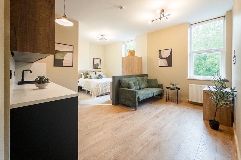 Room Mossley Road in Tameside