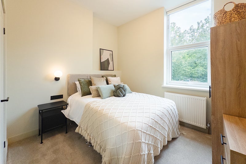 Room Mossley Road in Tameside