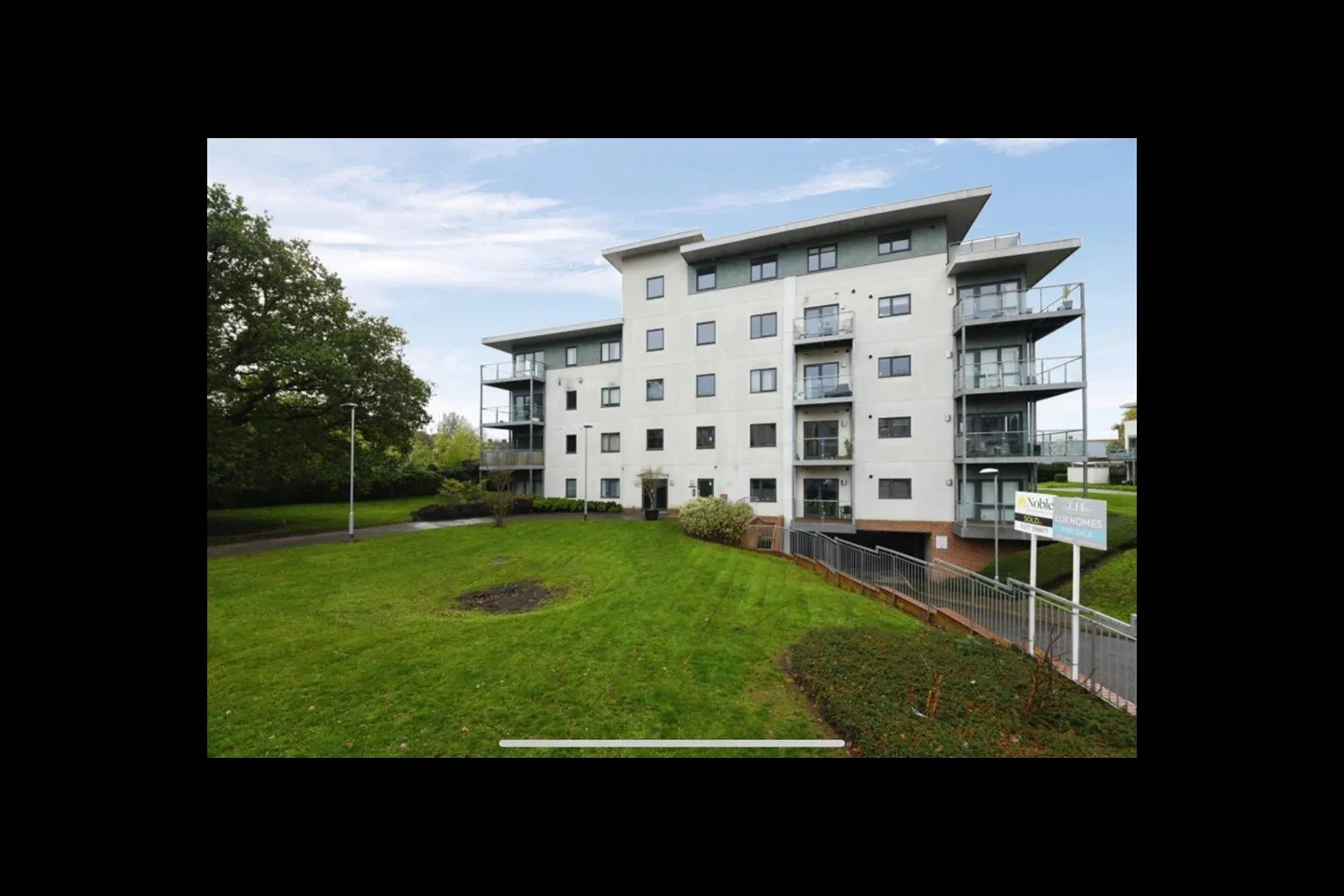 Flat Victoria Road in Brentwood