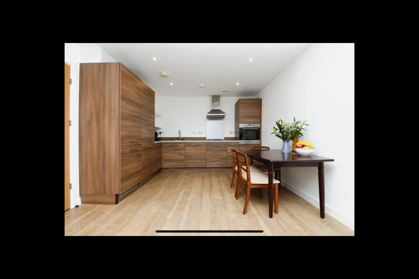 Flat Victoria Road in Brentwood