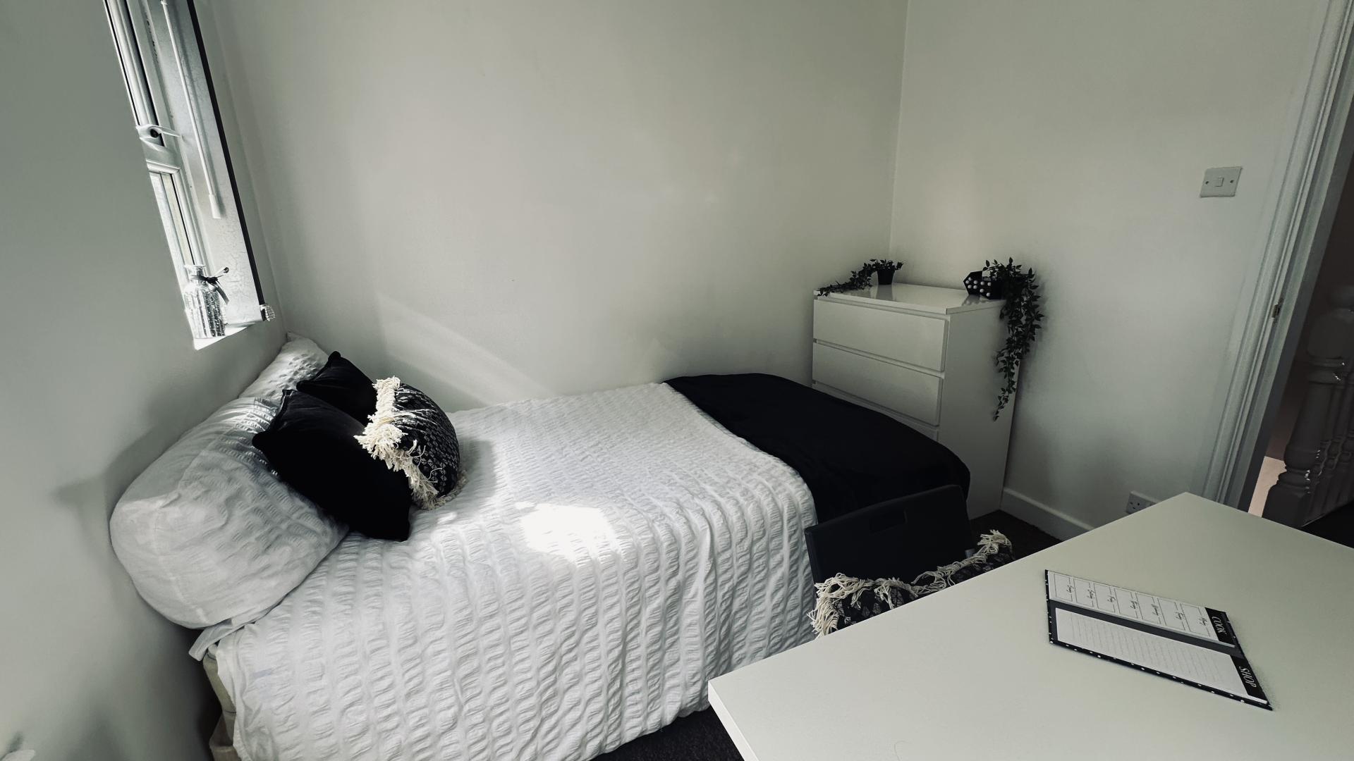Room Sydney Road in Chester