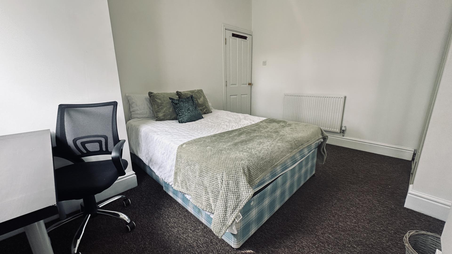 Room Sydney Road in Chester