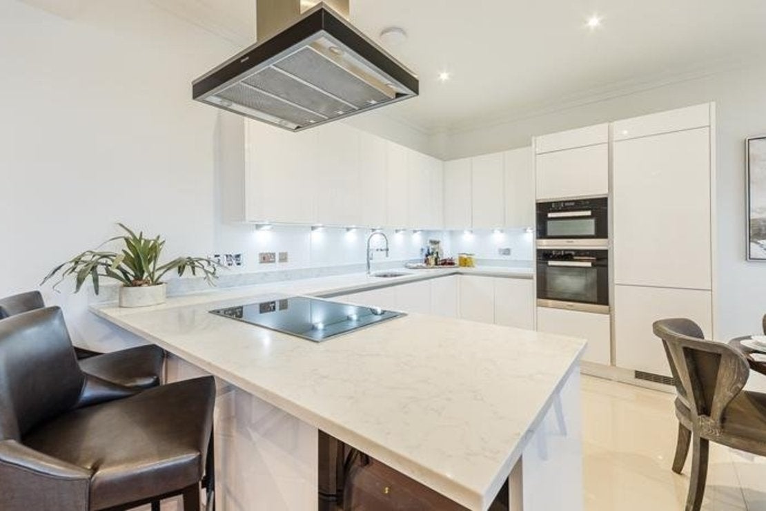 Flat Rainville Road in Greater London