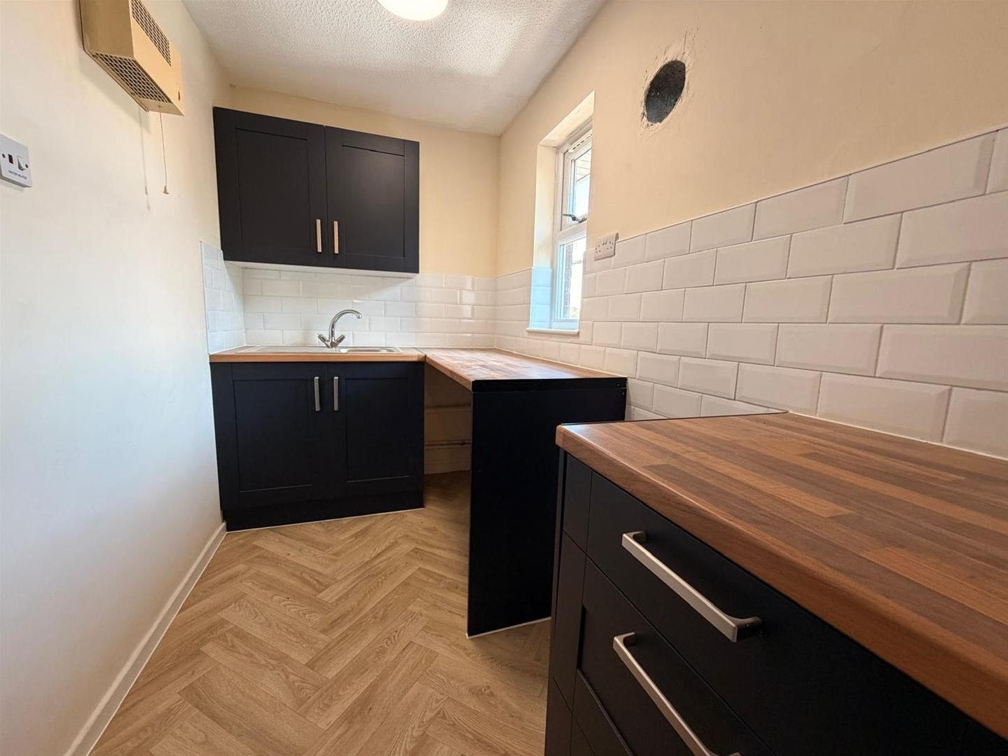 Flat Tidbury Close in Redditch