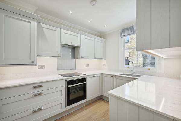 Flat Redburn Street in Greater London