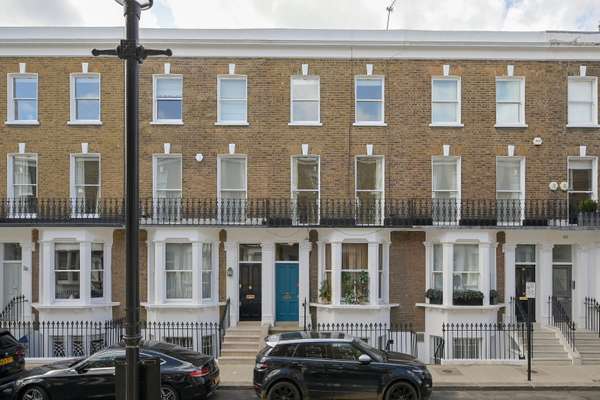 Flat Redburn Street in Greater London
