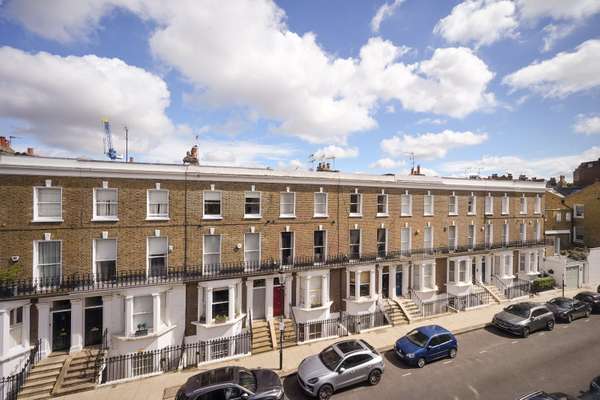Flat Redburn Street in Greater London