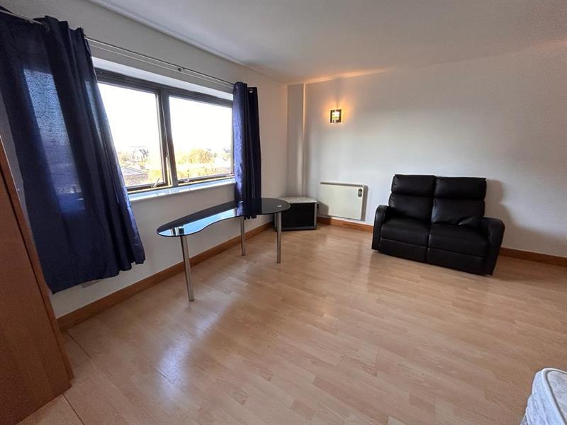 Flat Seymour Grove in Trafford