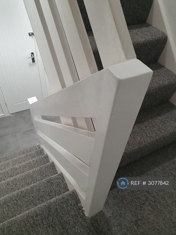 Room Larwood Place in Milton Keynes