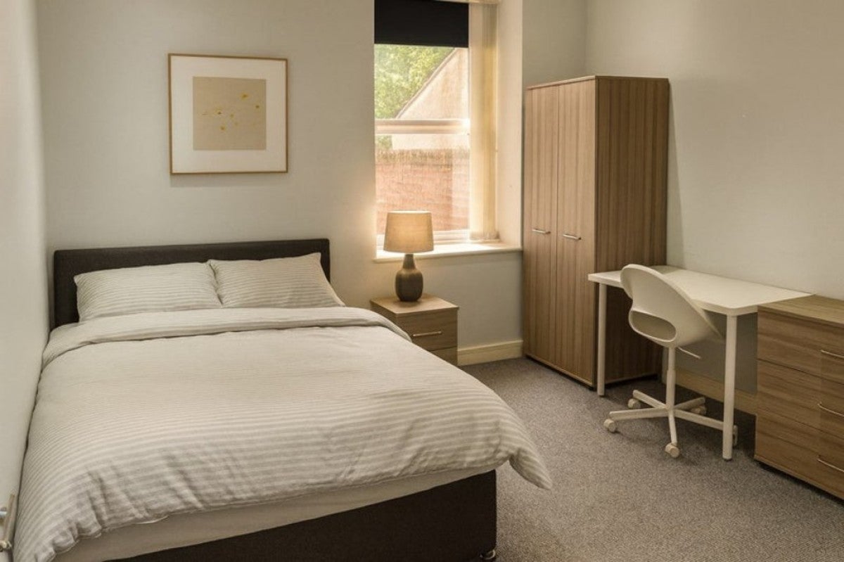 Room Edge Lane in Liverpool