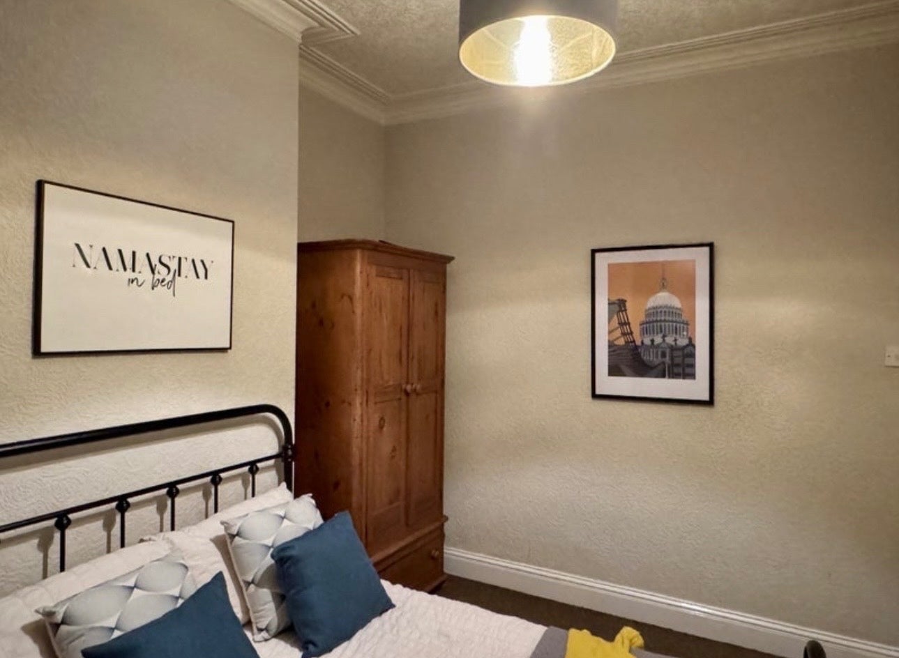 Room Mere Road in Birmingham