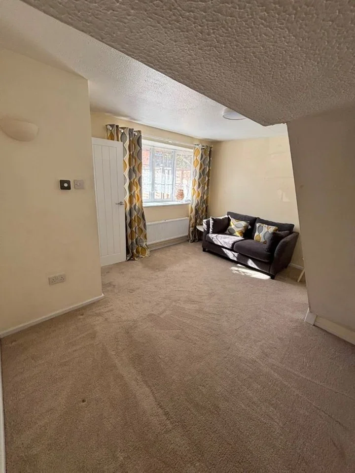 Room Gyllyngdune Gardens in Greater London