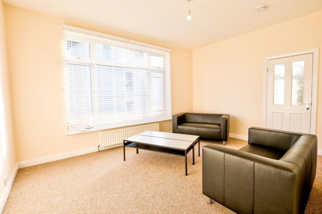 Flat Lansdowne Place in Newcastle upon Tyne