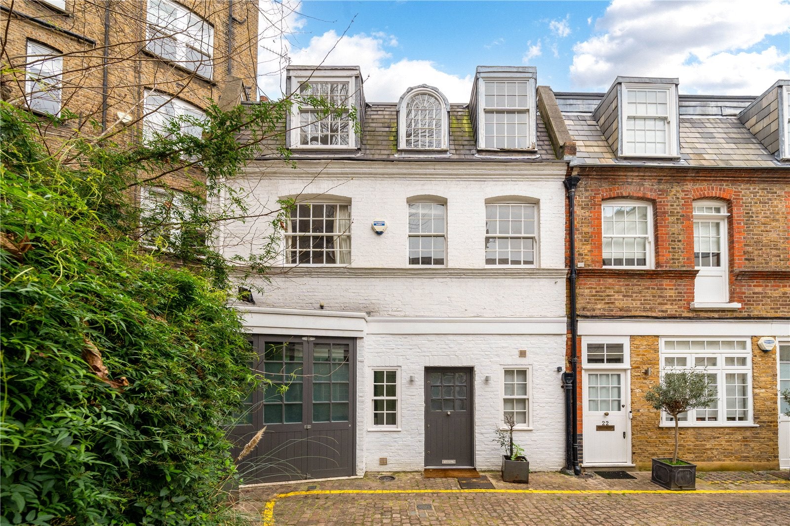 House Hesper Mews in Greater London