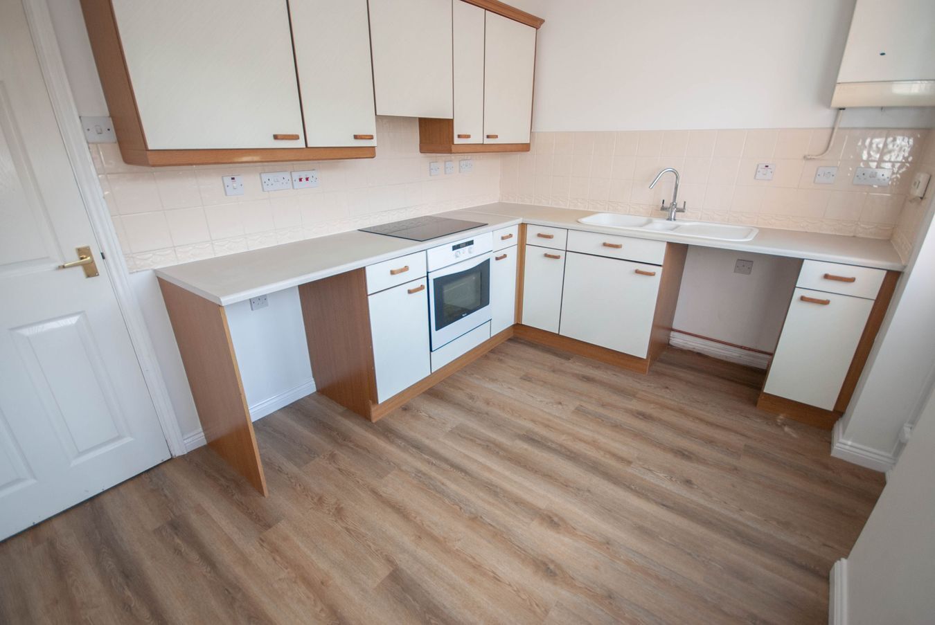 House Thomson Close in Rugby