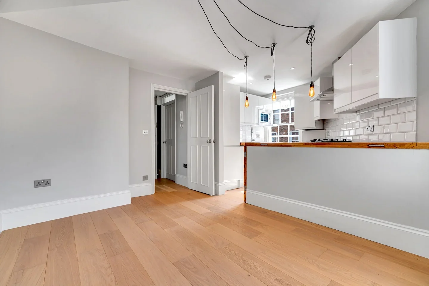 Flat Rawstorne Street in Greater London