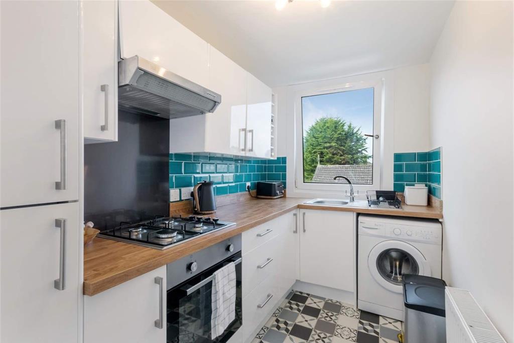 Flat Castleblair Lane in Dunfermline