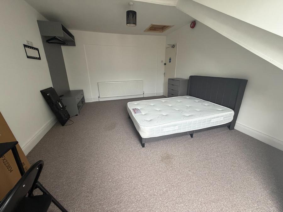 Room Mowbray Close in Sunderland