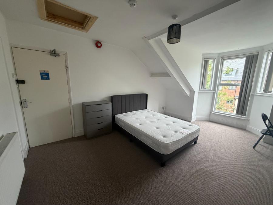 Room Mowbray Close in Sunderland