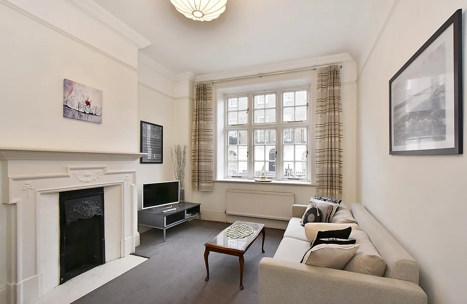 Flat Chester Row in City of Westminster