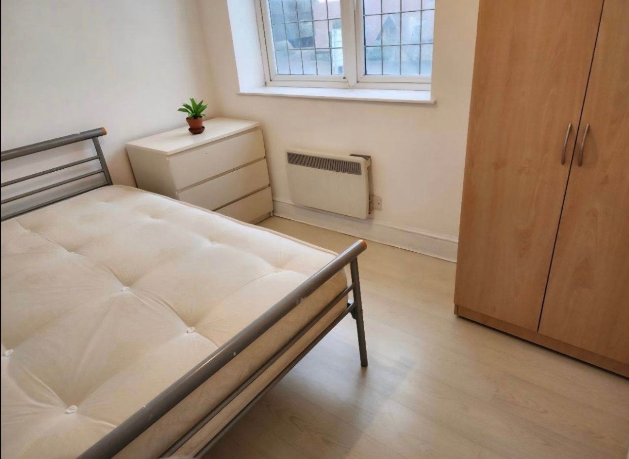 Flat Great West Road in Greater London