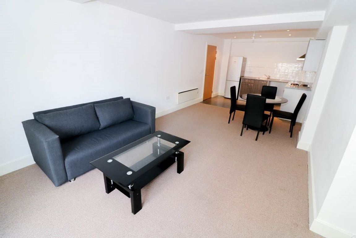 Flat Grattan Road in Bradford