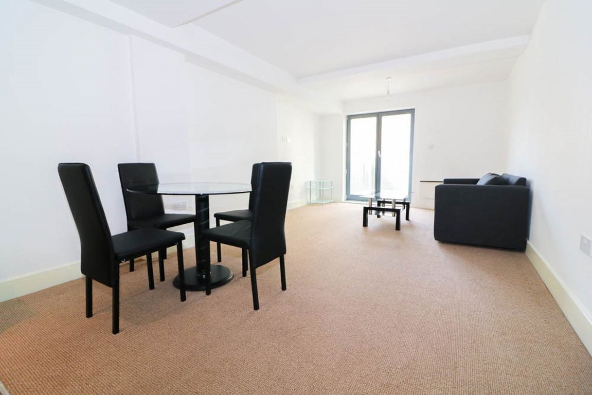 Flat Grattan Road in Bradford