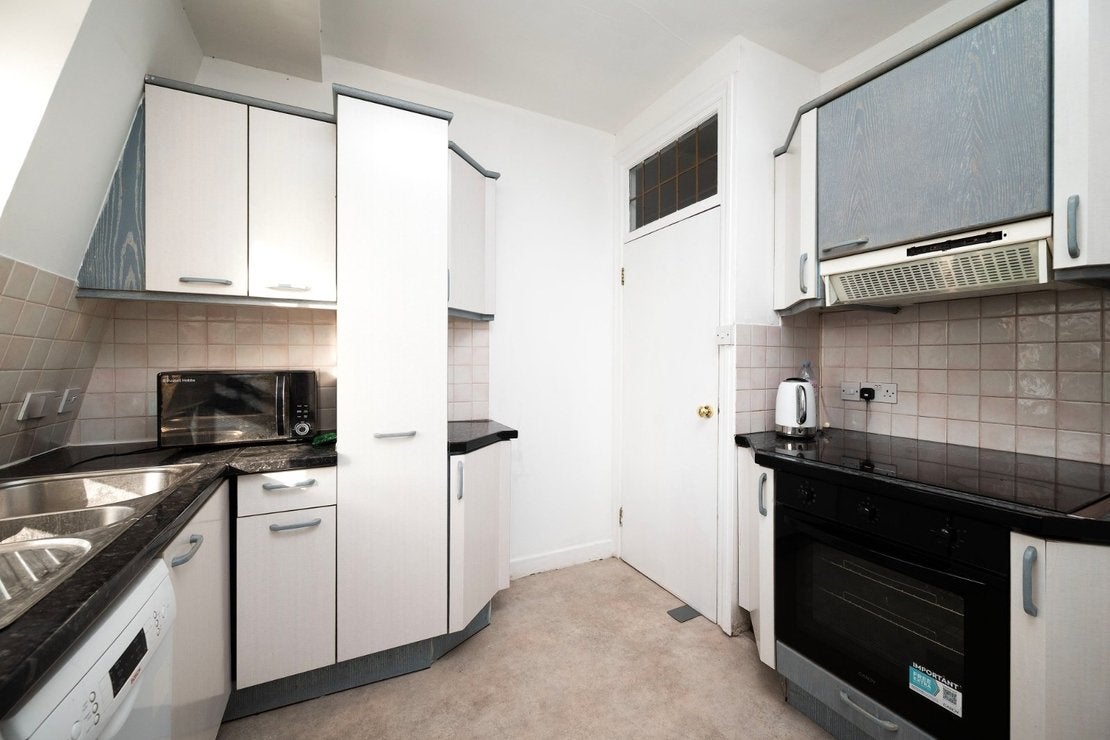 Flat Finchley Road in City of Westminster