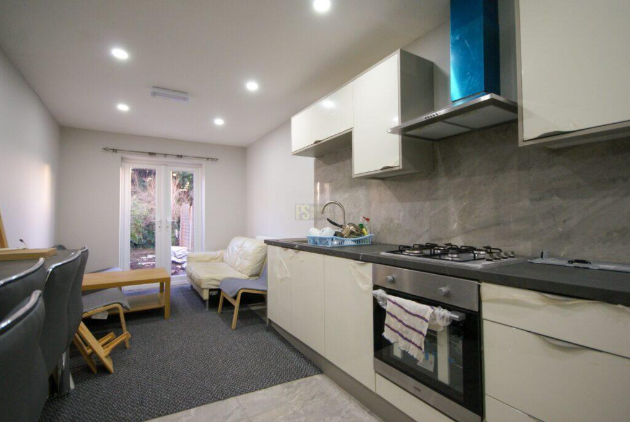 Room St Edward's Road in Birmingham