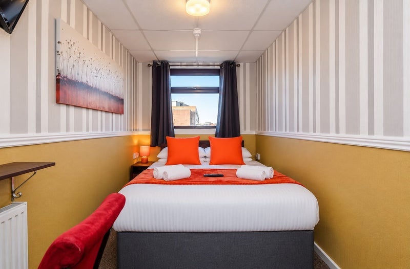 Room Albert Road in Blackpool