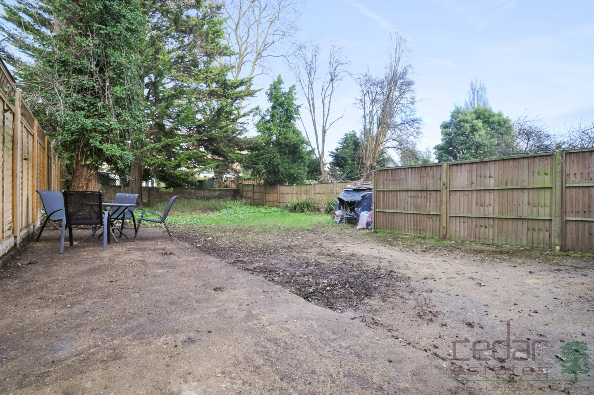 Flat Canfield Gardens in Greater London