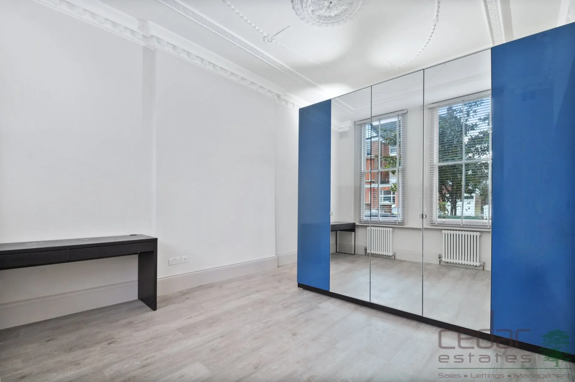 Flat Canfield Gardens in Greater London