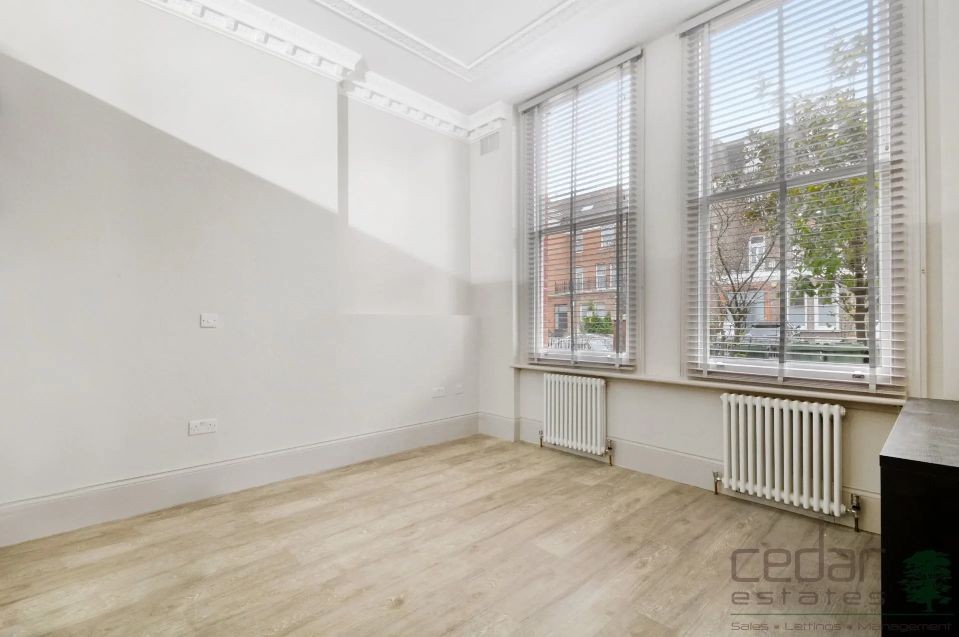 Flat Canfield Gardens in Greater London