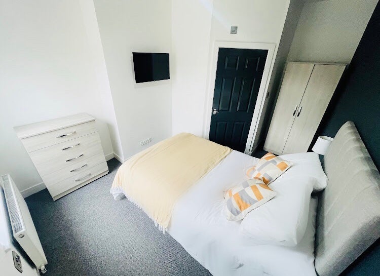 Room Wadham Street in Stoke-on-Trent