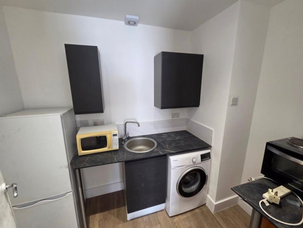 Room Franklin Crescent in Greater London