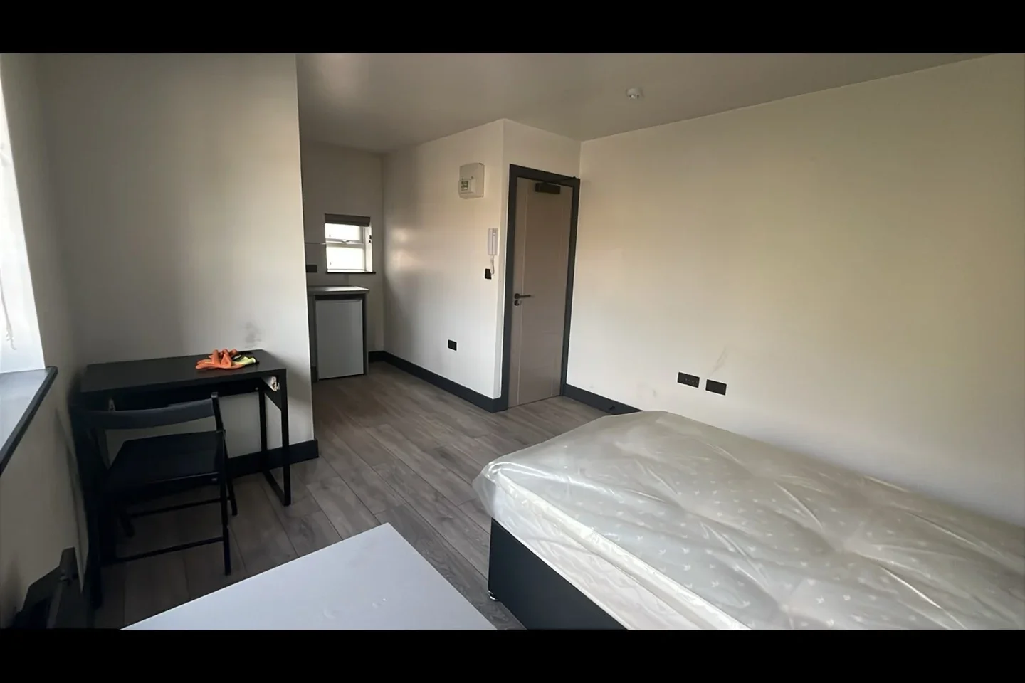 Flat Verona Drive in Greater London