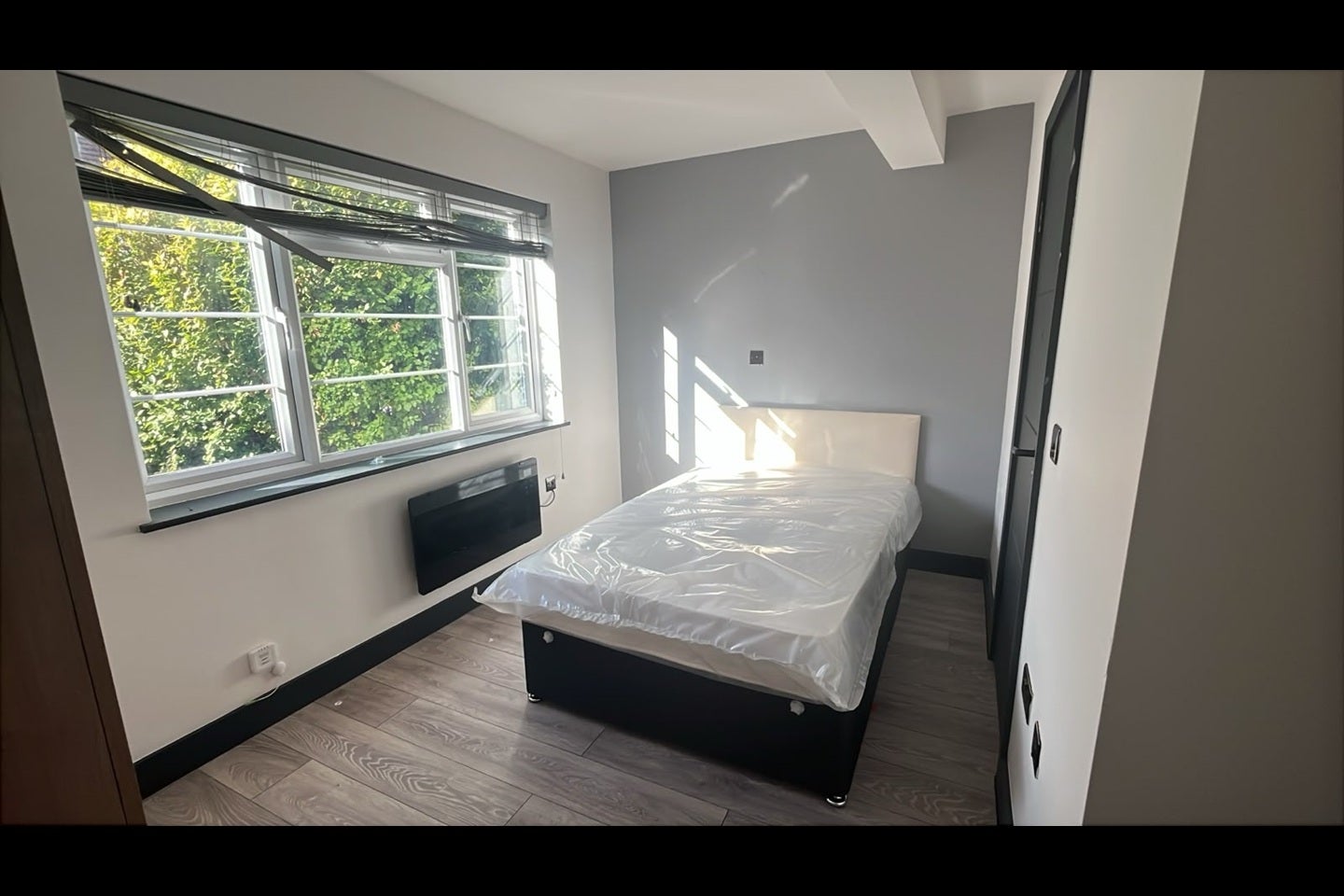 Flat Verona Drive in Greater London