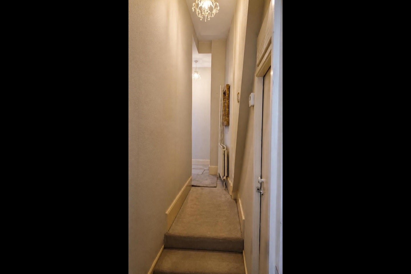 Flat Broomwood Road in Greater London