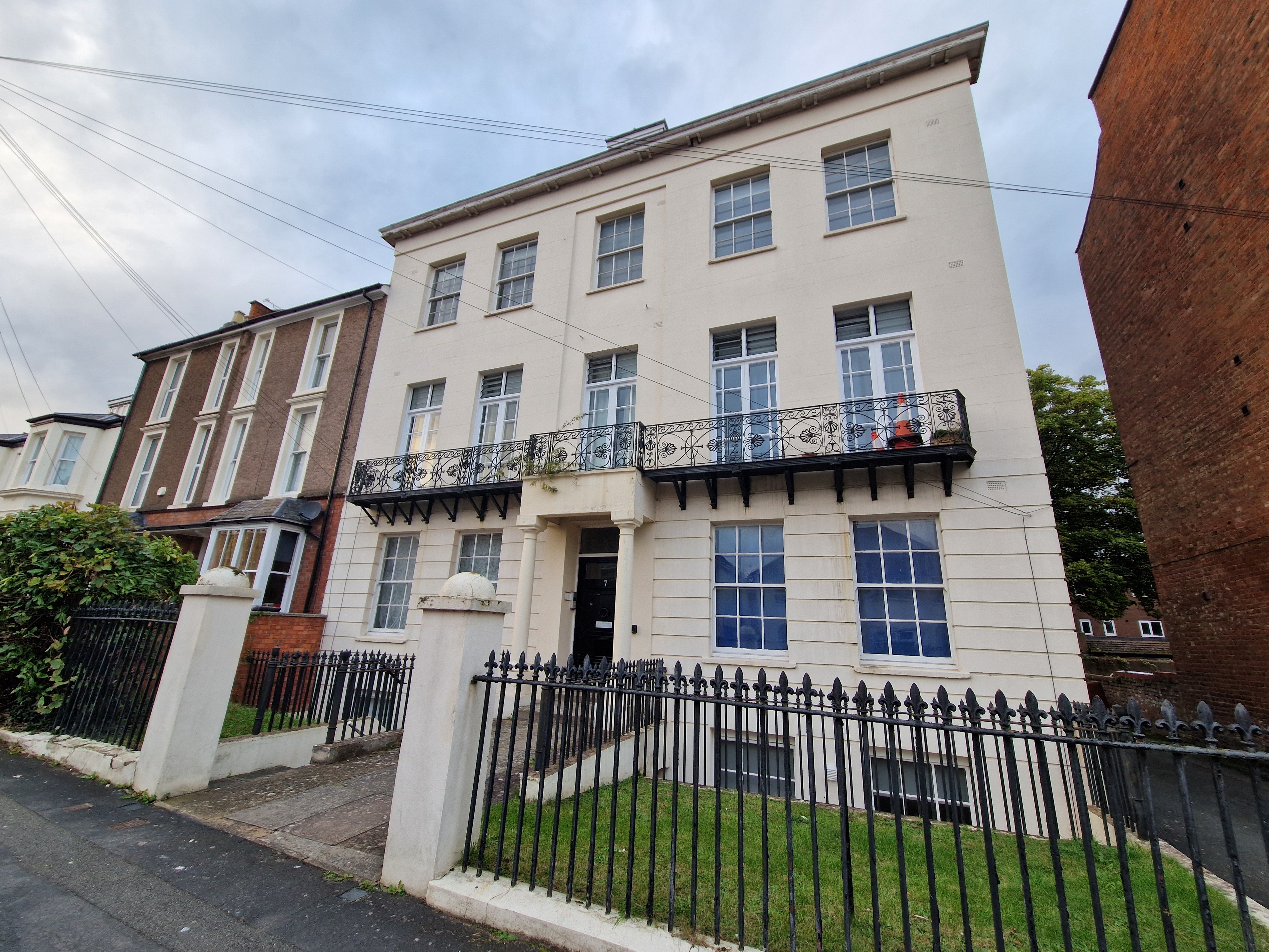 Flat Charlotte Street in Royal Leamington Spa