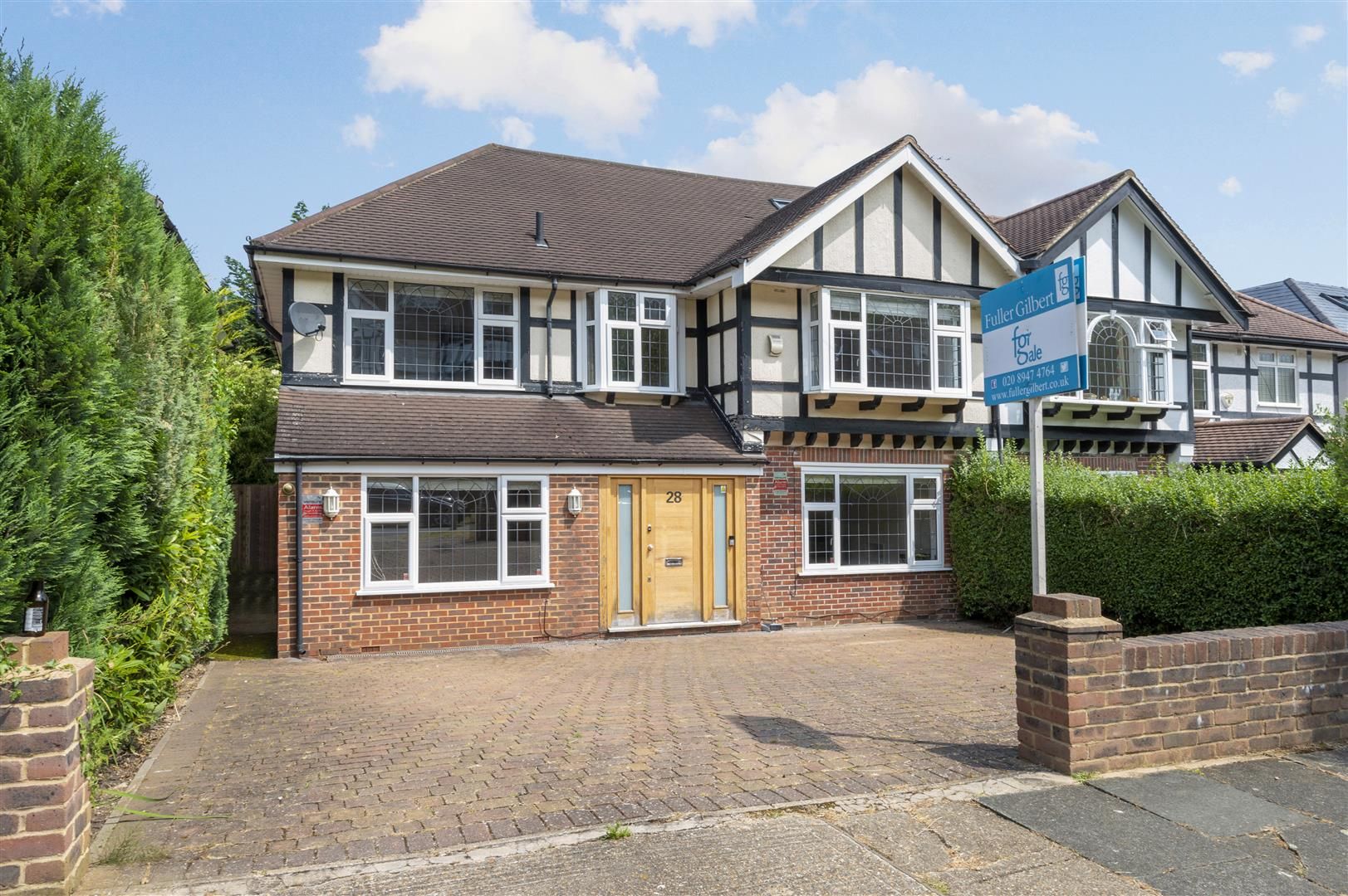 House Ullswater Crescent in Greater London