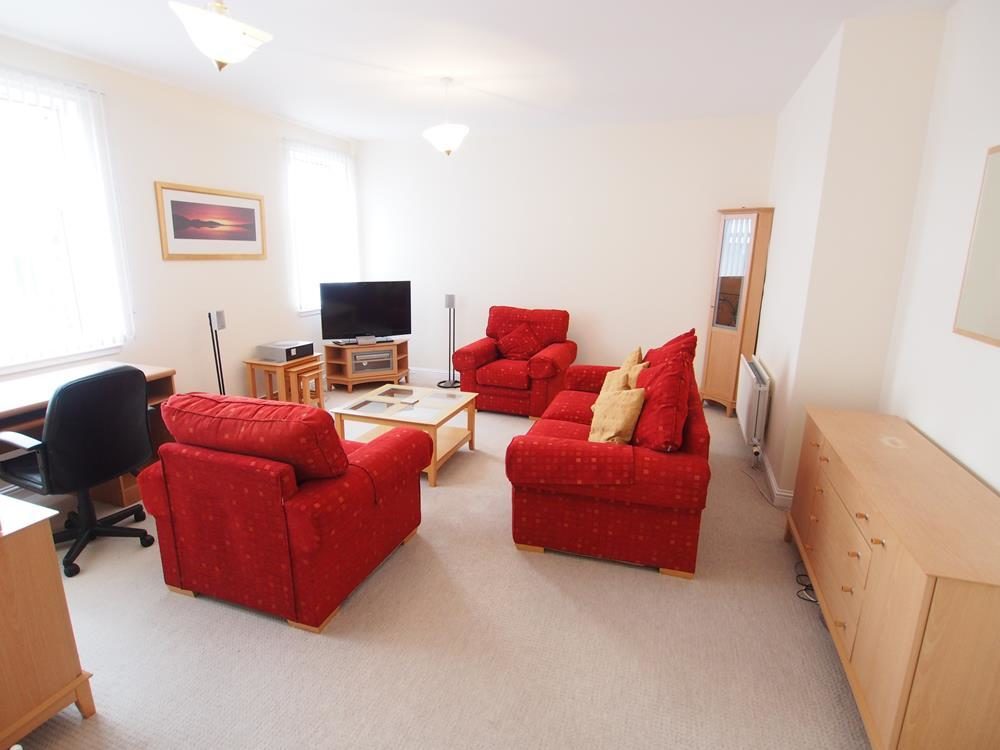 Flat Lanark Square in Greater London