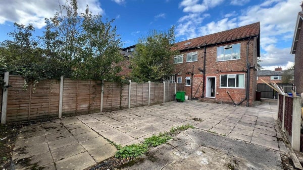 Flat Wald Avenue in Manchester