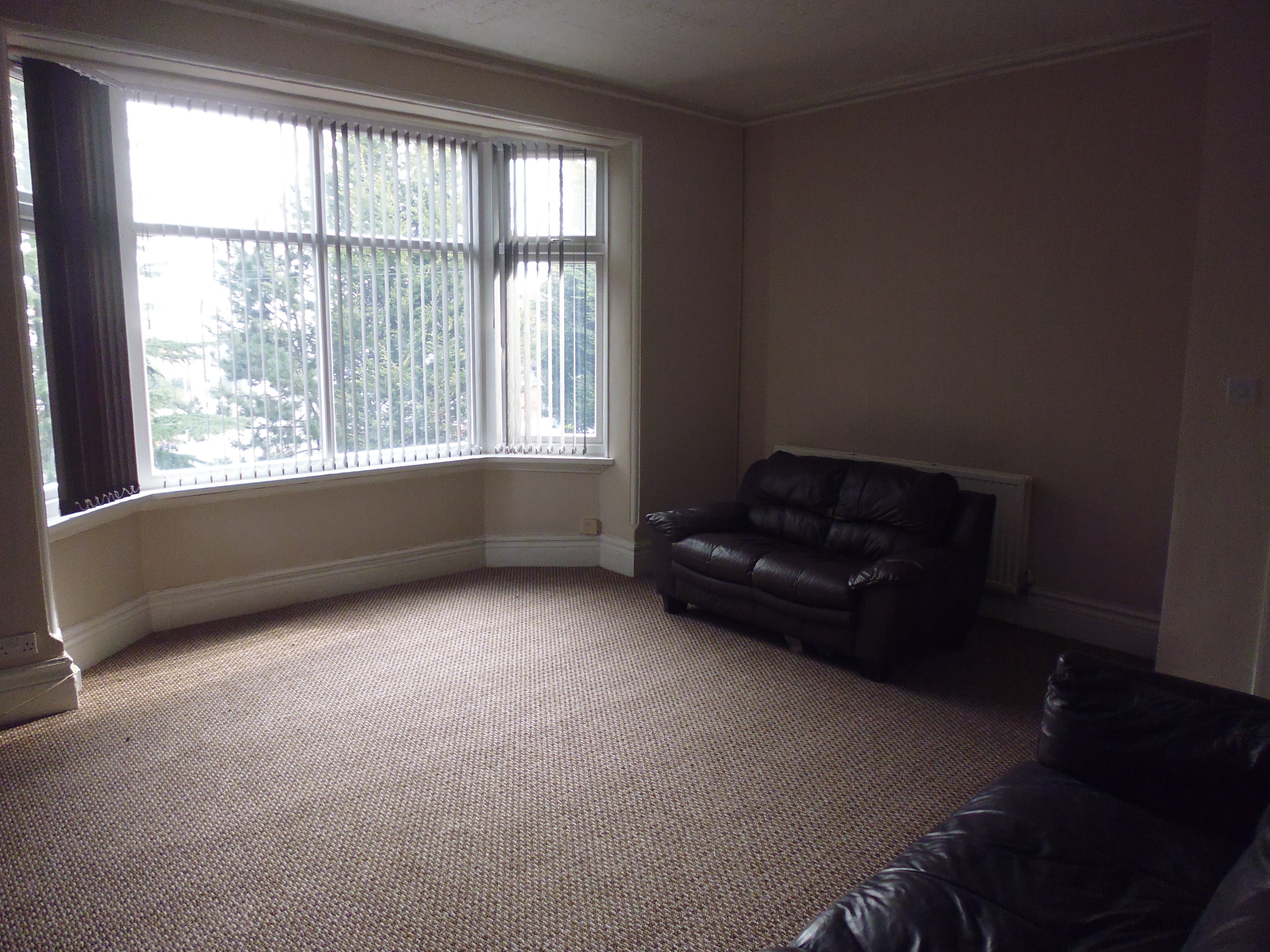 Flat Yardley Wood Road in Birmingham