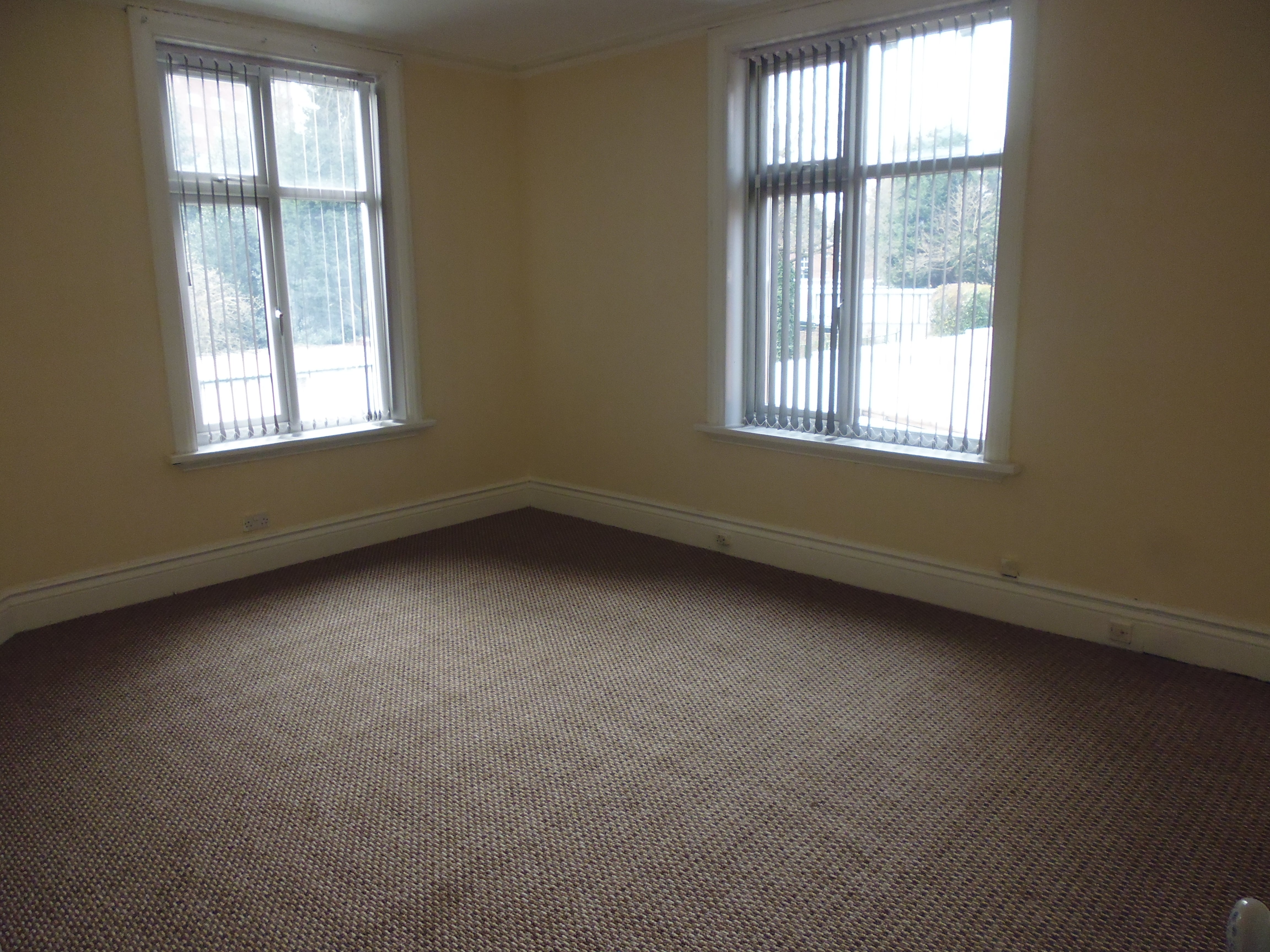 Flat Yardley Wood Road in Birmingham