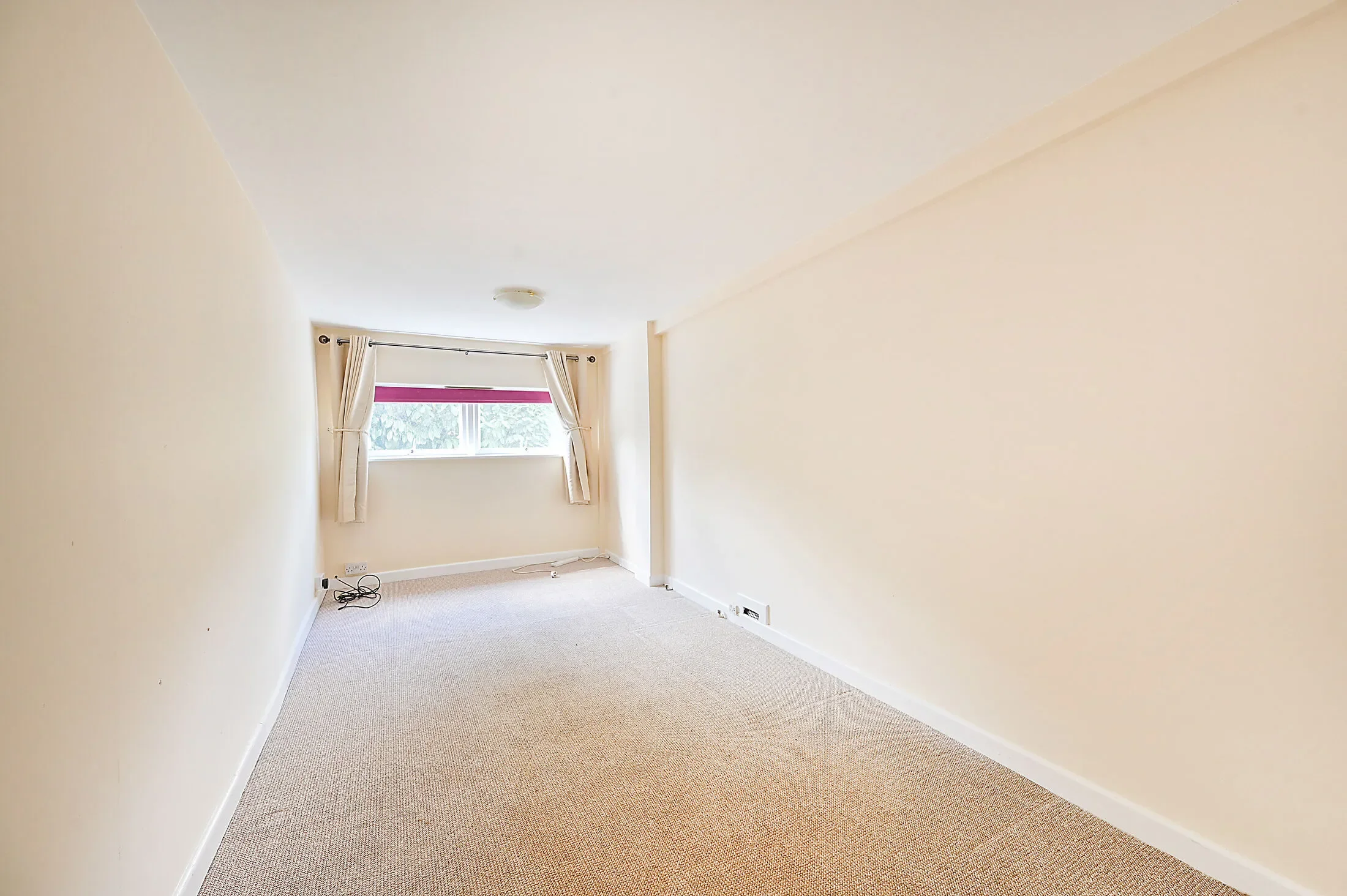 Flat Hurst Road in Elmbridge