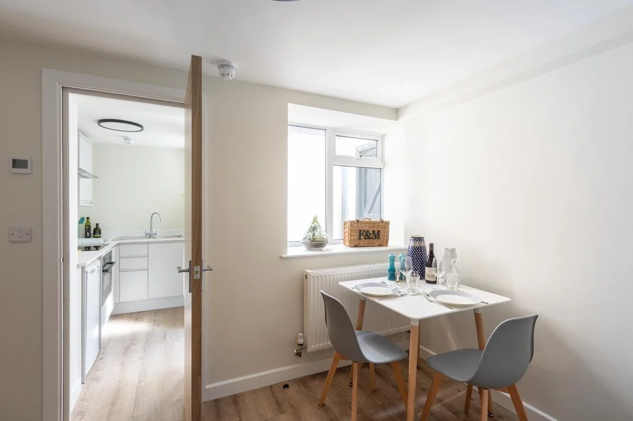 Room Dene Street in Mole Valley